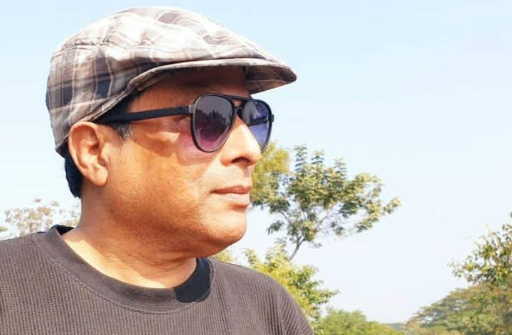 কবি মানিক পাল এর লিখা কবিতা: মেয়ে আমার মস্ত ধনী